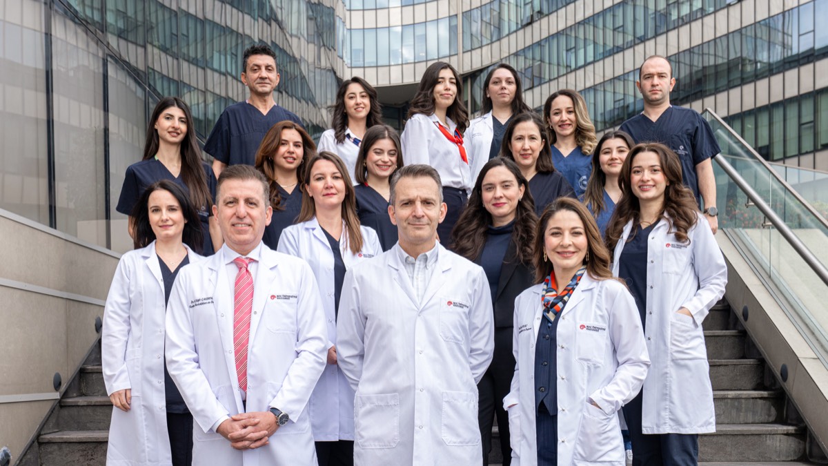 Koç Üniversitesi Hastanesi Fertilist Tüp Bebek Ekibi - Fotoğraf 1