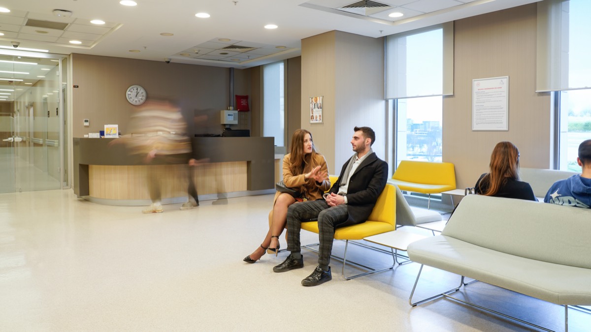 Koç Üniversitesi Hastanesi - Bekleme Alanı
